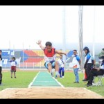 Atlet dari cabang olahraga atletik melakukan pertandingan yang dilaksanakan di Stadion Benteng Reborn Tangerang. (ANTARA/HO)-1670468374