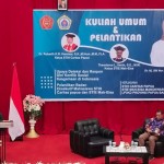 Dr. Siti Nur Azizah Ma'ruf saat memberi kuliah umum pada Mahasiswa STIH Caritas Papua di Manokwari.ANTARA/Tri Adi Santoso-1670466178
