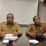 Kepala Dinas Kehutanan Papua Barat Hendrik Runaweri (ANTARA/Tri Adi Santoso)-1670903243