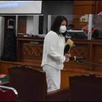 Putri Candrawathi bantah peristiwa perempuan keluar dari rumah Bangka-1670825160