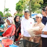 Wakil Bupati Bungo (kiri) hadir dalam kegiatan Gernas Pengendalian Inflasi Pangan di Kabupaten Bungo beberapa waktu lalu. (ANTARA/HO/IST)-1670812644