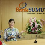 Dokumentasi. Pegawai Bank Sumut tengah melayani nasabah. (ANTARA/HO-Bank Sumut)-1674094351