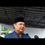Airlangga Hartarto melayat ke rumah duka Koesni Harningsih Moeldoko-1678607524