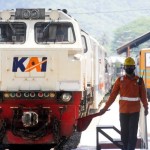 Kereta api di Stasiun Ketapang Banyuwangi. ANTARA/Novi Husdinariyanto-1679035035