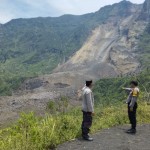 Tanah tebing Gunung Galunggung di Tasikmalaya kembali longsor-1678680261