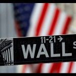 Wall St sebagian besar turun terseret saham bank, Nasdaq menguat-1678770440