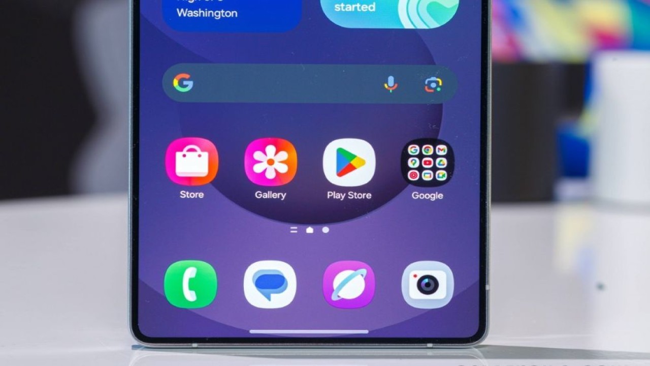 Ilustrasi. Samsung dilaporkan sudah hampir siap meluncurkan beta pertama One UI 8 yang berbasis Android 16. (Foto: GSM Arena)