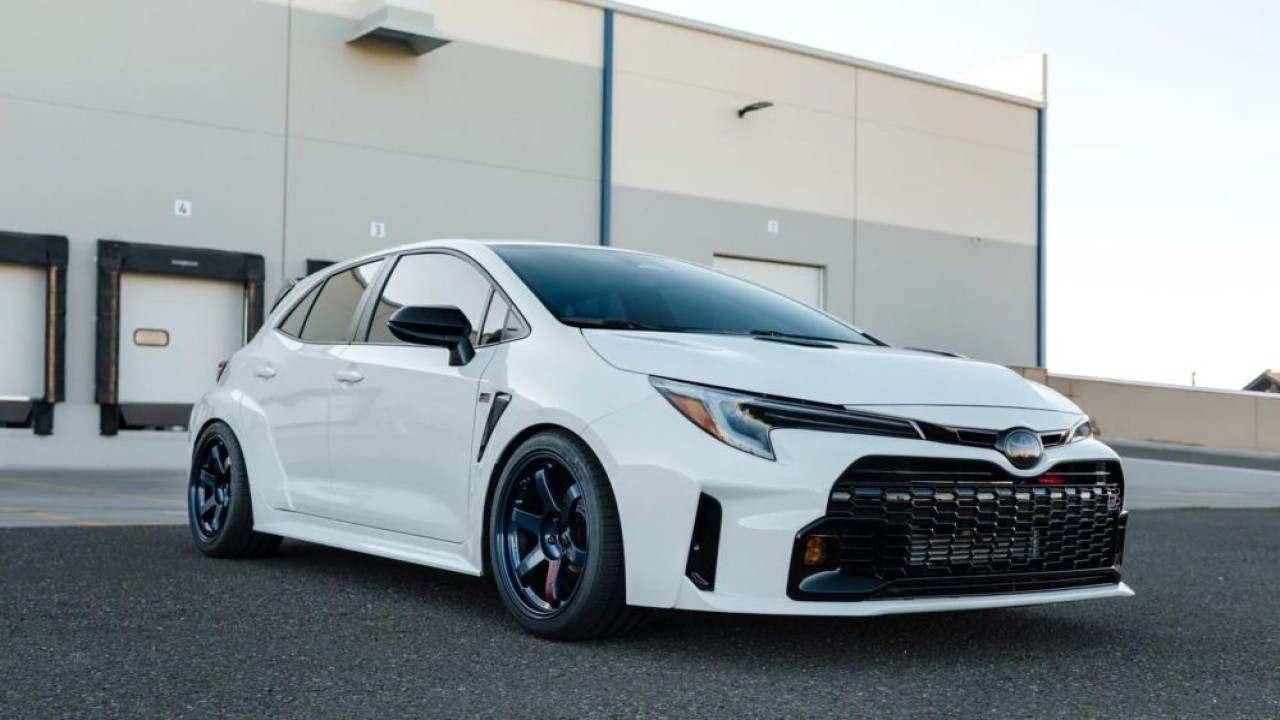 Banyak penggemar Toyota GR Corolla tergoda untuk menawar dengan harga tinggi. (Foto: Istimewa via Carscoops)