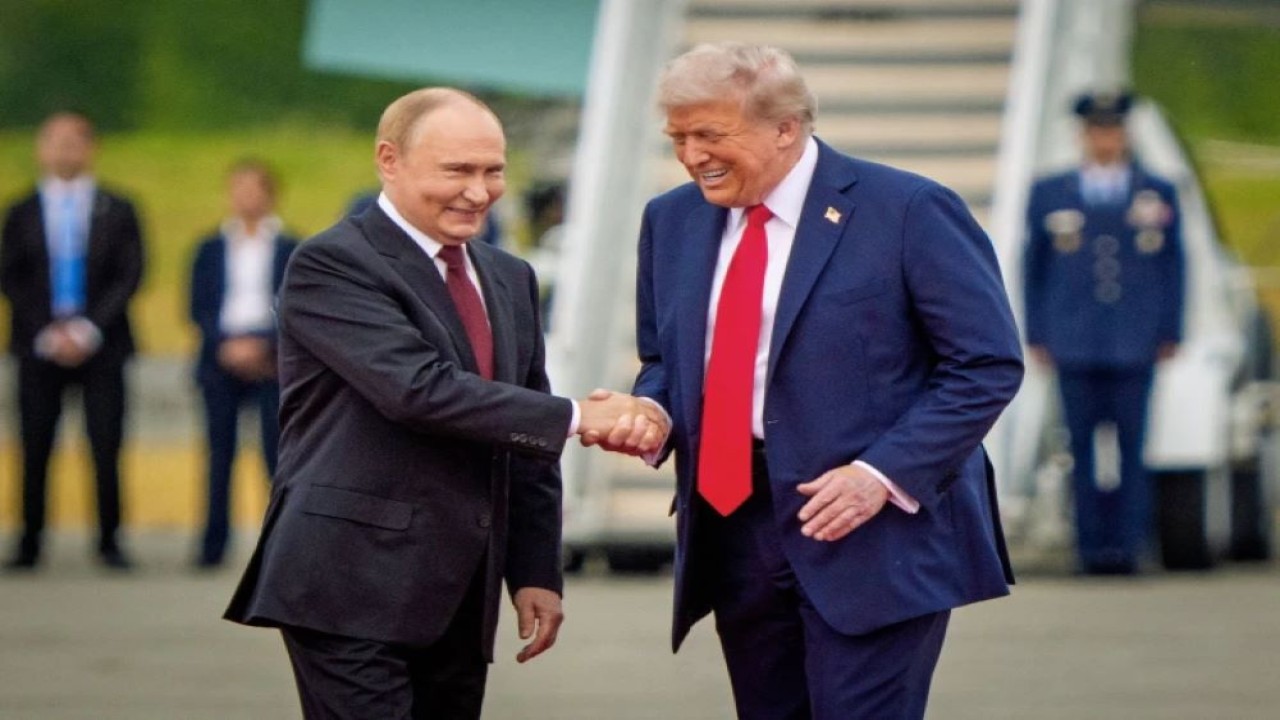 Presiden Rusia Vladimir Putin bertemu Presiden AS Donald Trump di Alaska membahas soal perang dengan Ukraina