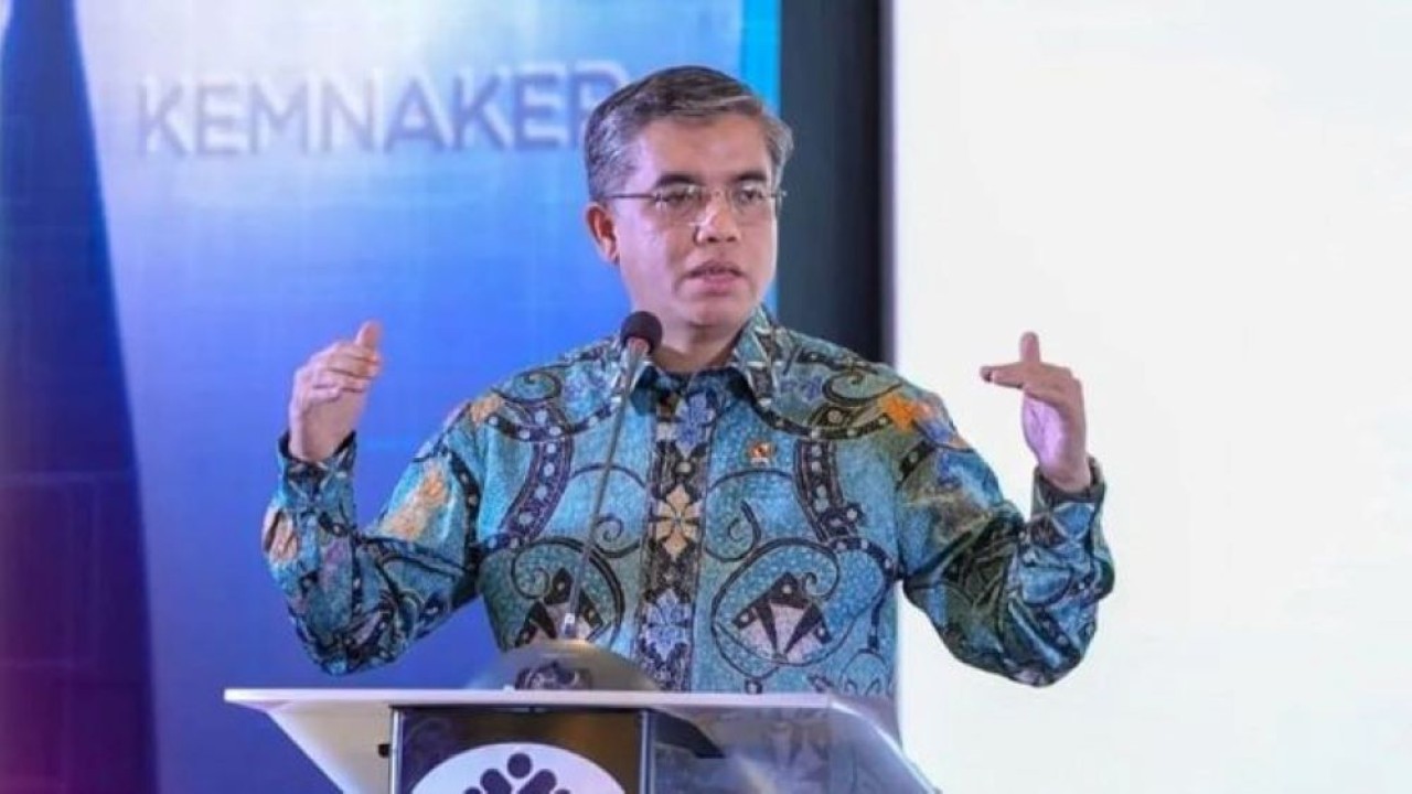 Menteri Ketenagakerjaan (Menaker) Yassierli membuka Sarasehan Pengawasan Ketenagakerjaan bertema (Antara)