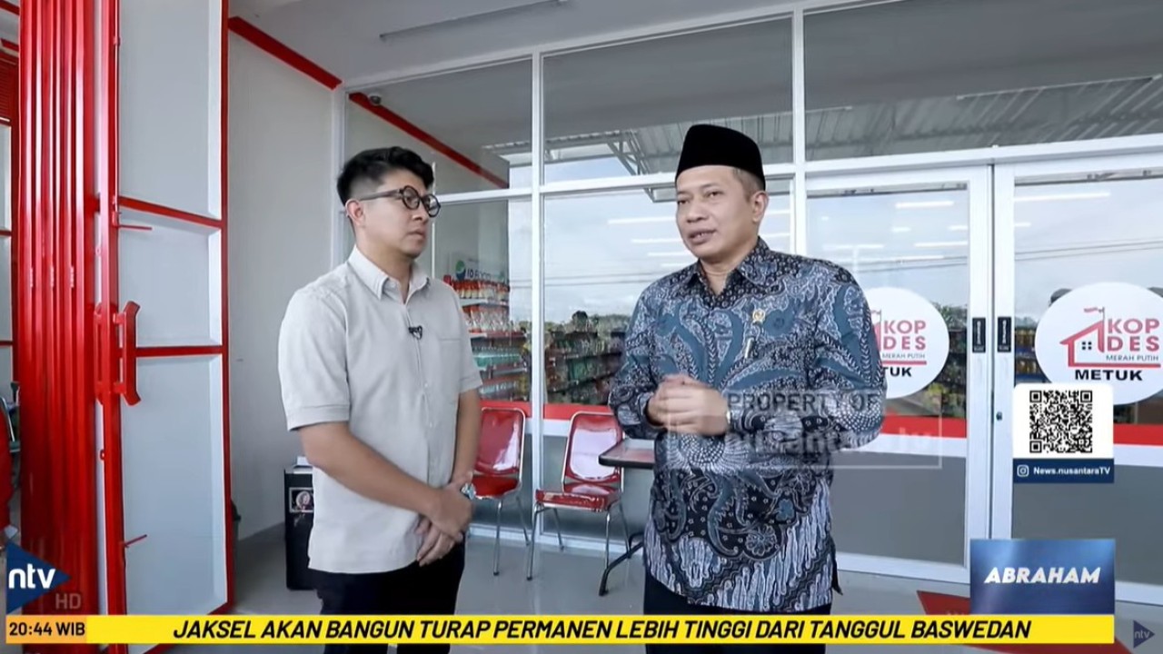 Menteri Koperasi Ferry Juliantono dalam tayangan program "Abraham" Nusantara TV, Senin, 3 November 2025.