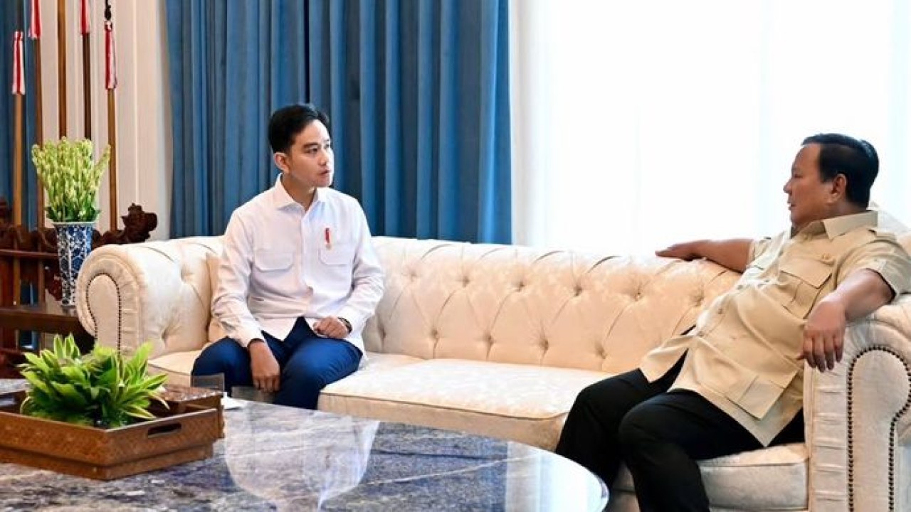 Prabowo Terima Laporan Wapres Gibran Usai Hadiri KTT G20 di Johannesburg Prabowo Terima Laporan Wapres Gibran Usai Hadiri KTT G20 di Johannesburg (Sekretariat Kabinet)