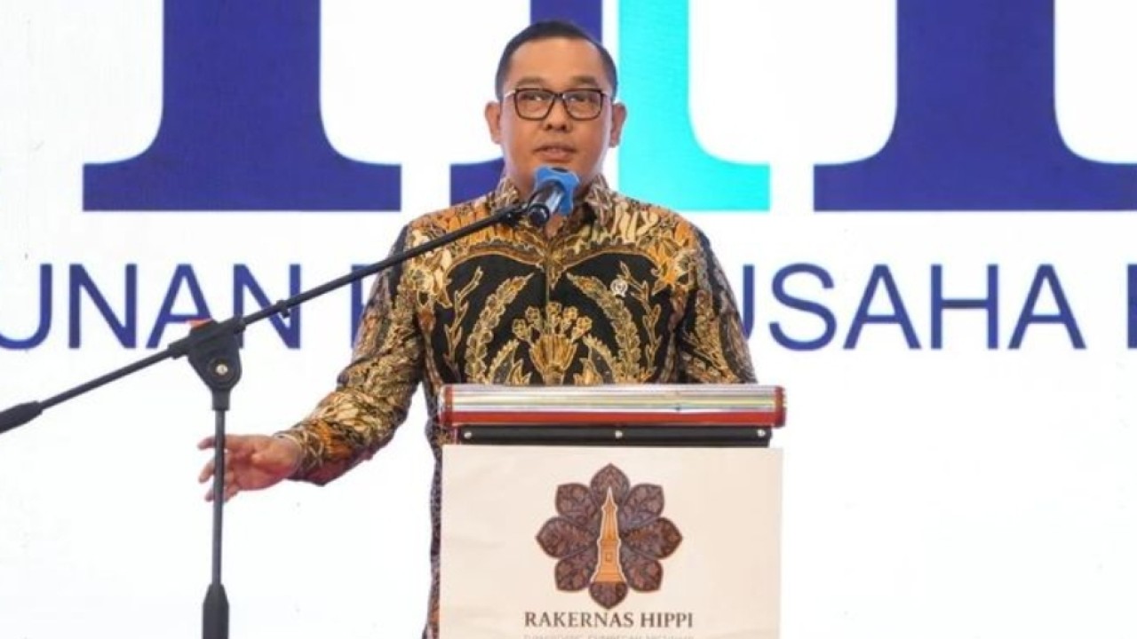 Wakil Menteri (Wamen) Investasi dan Hilirisasi Todotua Pasaribu dalam sambutannya pada Rapat Kerja Nasional II Himpunan Pengusaha Pribumi Indonesia (HIPPI), di Yogyakarta, Senin 10 November 2025 ANTARA/HO-BKPM (Antara)