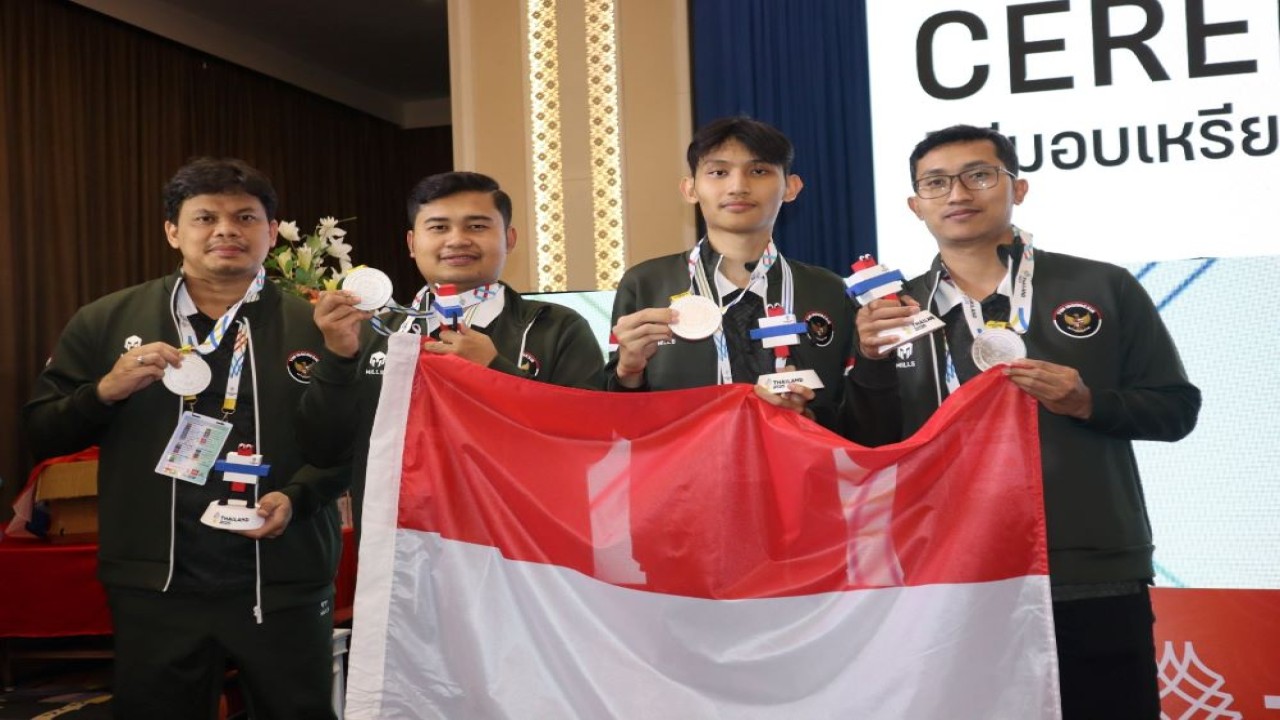 Tim Catur SEA Games 2025 Indonesia bersama Pelatih Kepala Kristianus Liem, Pelatih Putra Rudijanto Majella dan Pelatih Putri Lisa Karlina Lumondong/ist