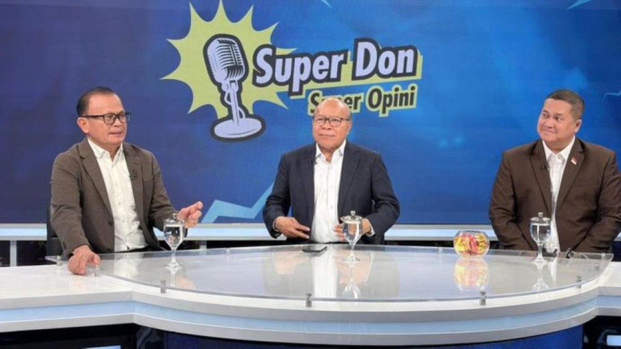 Guru Besar Ilmu Gizi Institut Pertanian Bogor (IPB) sekaligus Dewan Pakar Bidang Gizi Badan Gizi Nasional (BGN), Prof. Dr. Ir. Hardinsyah, M.S., saat menjadi narasumber dalam program "Super Don" yang dipandu jurnalis senior Nusantara TV, Don Bosco Selamun dan Donny de Keizer, Kamis, 11 Desember 2025. (Foto: Dok/NTV)