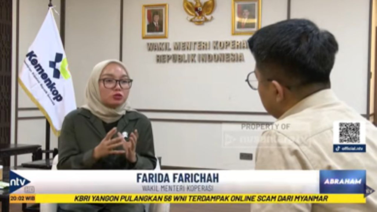 Wakil Menteri Koperasi Farida Farichan dalam wawancara khusus bersama program Abraham Nusantara TV terkait program MBG