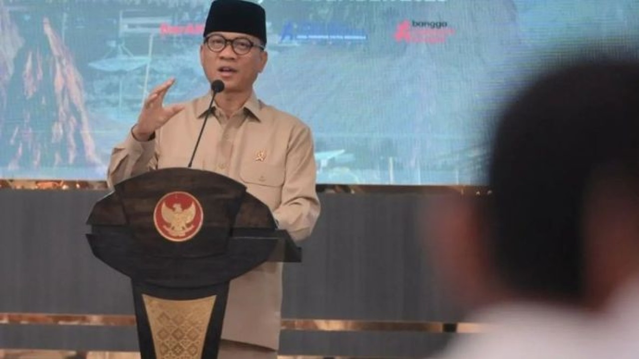 Menteri Desa dan Pembangunan Daerah Tertinggal (Mendes PDT) Yandri Susanto memberikan arahan dalam Deklarasi Pencanangan Zona Integritas, di Kantor Kemendes PDT, Jakarta, Selasa, 9 Desember 2025 ANTARA/HO-Humas Kemendes PDT. (Antara)