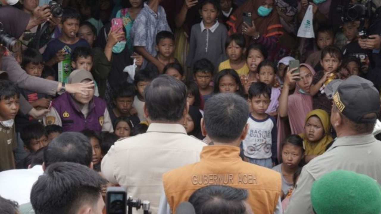 Presiden Prabowo saat mengunjungi Aceh Tamiang (Dokumentasi Media Kepresidenan)