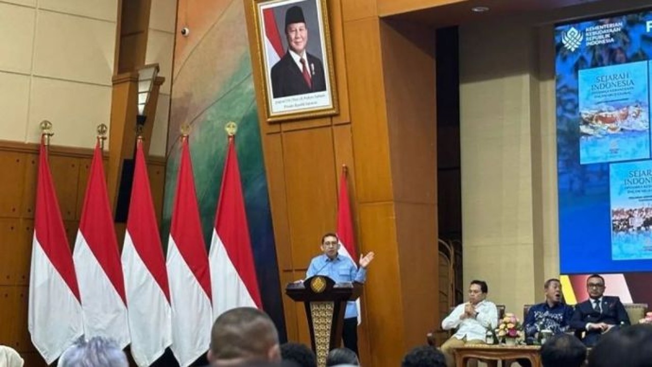 Menteri Kebudayaan Fadli Zon (tengah) dalam konferensi pers yang digelar di Jakarta, Kamis, 8 Januari 2026. (ANTARA/Sinta Ambar) (Antara)