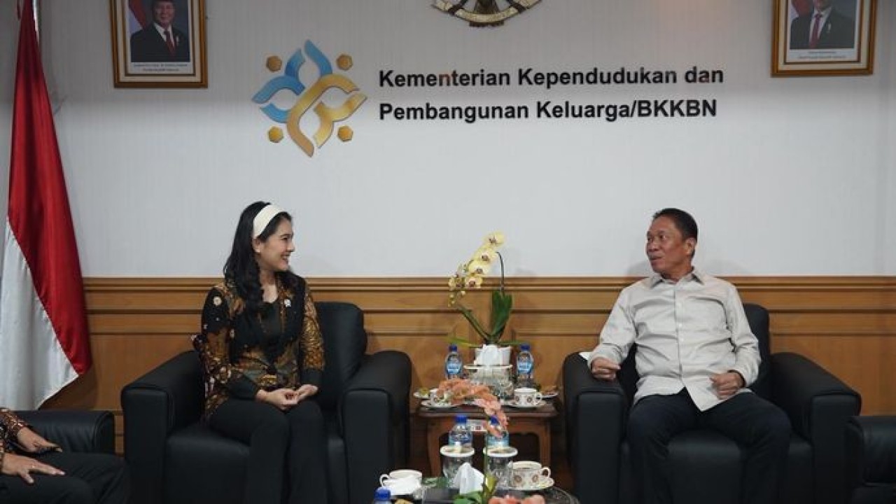 Bupati Minahasa Selatan Franky Donny Wongkar, S.H., dengan Wakil Menteri Kependudukan dan Pembangunan Keluarga/Wakil Kepala BKKBN Ratu Ayu Isyana Bagoes Oka, S.Sos., yang berlangsung di Kantor Pusat Kemendukbangga/BKKBN, Jakarta, pada Rabu, 14 Januari 2026. (Kemendukbangga/BKKBN)