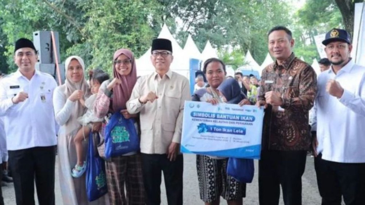 Menteri Desa dan Pembangunan Daerah Tertinggal (Mendes PDT) Yandri Susanto menghadiri Pameran Produk Unggulan dan Pasar Murah di kawasan Indrokilo Desa Butuh, Kabupaten Boyolali, Rabu, 14 Januari 2026. (Foto: ANTARA/HO-Humas Kemendes PDT)