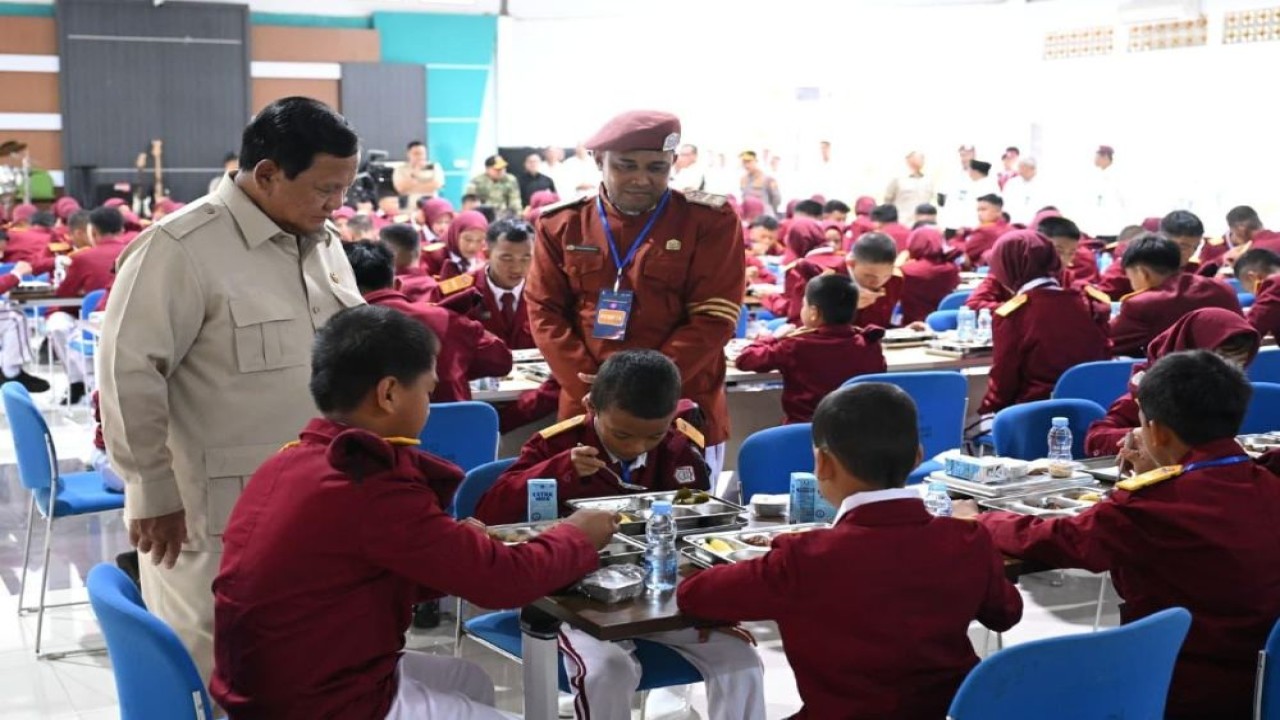 Presiden Prabowo Subianto meresmikan 166 Sekolah Rakyat di 34 provinsi, yang diselenggarakan di Banjarbaru, Kalimantan Selatan, Senin (12/1/2026). (Foto: Dok/Istimewa/Setneg.go.id)
