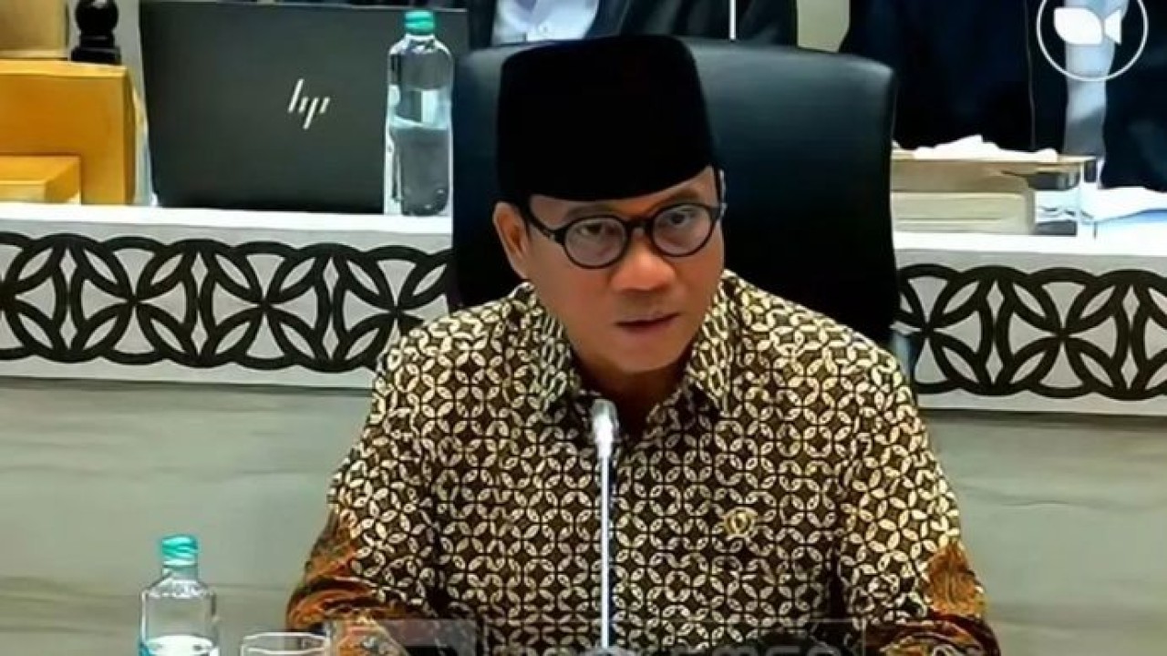 Tangkapan layar - Menteri Desa dan Pembangunan Daerah Tertinggal (Mendes PDT) Yandri Susanto menyampaikan paparan dalam rapat kerja (raker) bersama Komisi V DPR RI di Kompleks Parlemen, Jakarta, Selasa, 3 Februari 2026. ANTARA/Tri Meilani Ameliya. (Antara)