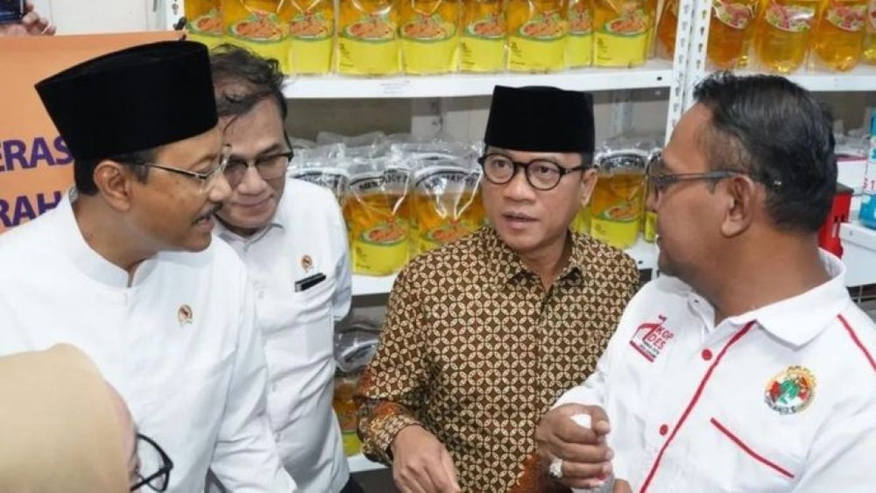 Menteri Desa dan Pembangunan Daerah Tertinggal (Mendes PDT) Yandri Susanto menghadiri acara Kolaborasi Kopdes Merah Putih dengan Program Keluarga Harapan di Desa Ranjeng, Serang, Banten, Selasa 24 Februari 2026. (Foto: ANTARA/HO-Humas Kemendes PDT)