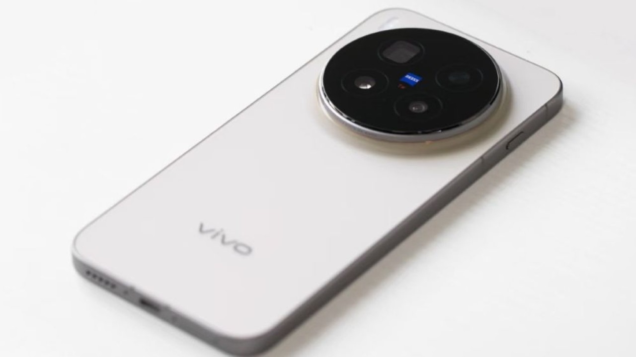Vivo X500 series dirumorkan menggunakan layar 2K. (Foto: Istimewa/Twitter @TechHome100)