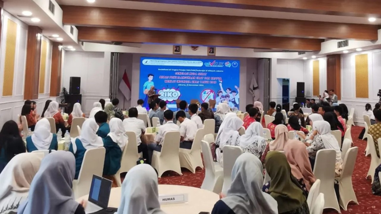 Badan Pengawas Obat dan Makanan (BPOM) dan Badan Narkotika Nasional (BNN) mengedukasi pelajar SMA, SMK, dan pendidikan sederajat di wilayah Jakarta tentang bahaya penyalahgunaan obat dan narkoba, dalam (Antara)