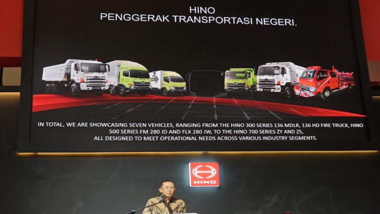 Hino meluncurkan Bus 4x4 terbaru untuk operasional medan ekstrem di GIICOMVEC 2026. (Foto: Adiantoro/NTV)