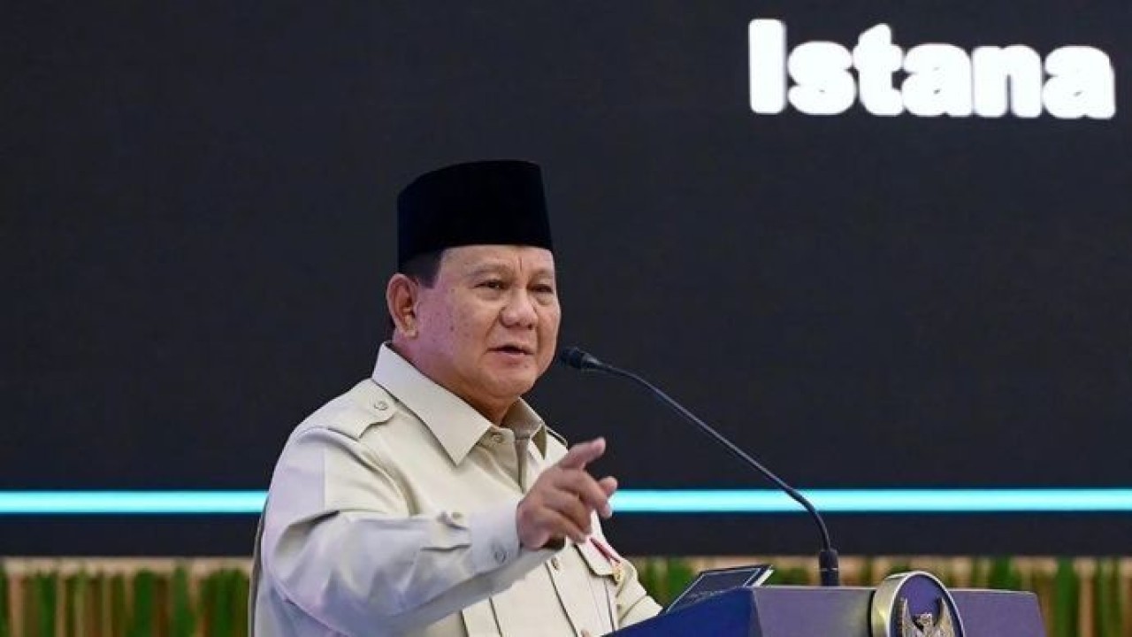Presiden Prabowo Subianto memberi amanat saat menghadiri agenda Rapat Pimpinan (Rapim) TNI-Polri di kompleks Istana Kepresidenan, Jakarta, Senin, 9 Februari 2026. (Foto: ANTARA/HO-Sekretariat Presiden/pri)