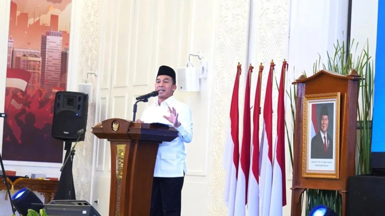 Mendukbangga/Kepala BKKBN Wihaji dalam dialog (Antara)