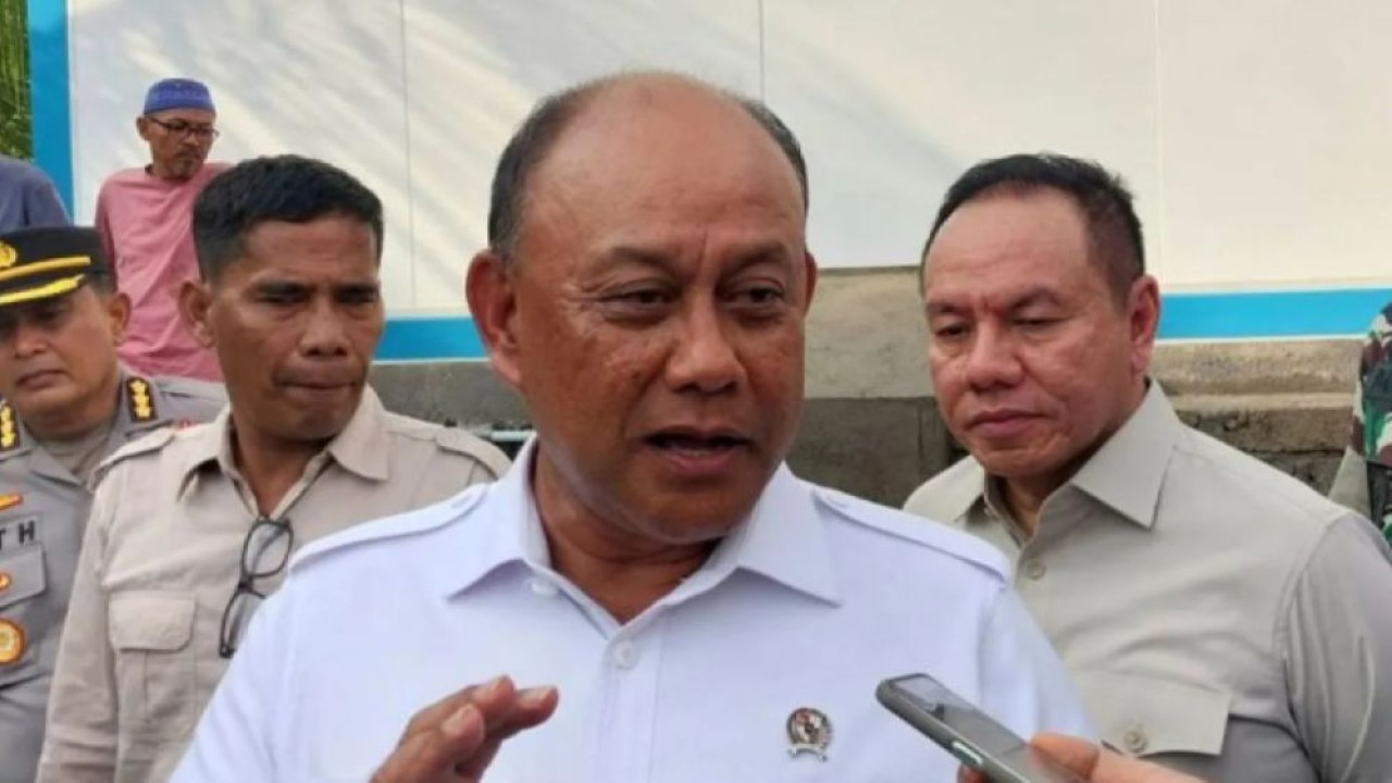 Kepala Badan Gizi Nasional (BGN) Dadan Hindayana usai meluncurkan Satuan Pelayanan Pemenuhan Gizi (SPPG) modular yang di bangun PT Krakatau Stell di Desa Genggelang, Kecamatan Gangga Kabupaten Lombok Utara, Nusa Tenggara Barat (NTB) Selasa (12/5/2026). (Foto: ANTARA/Nur Imansyah/am)