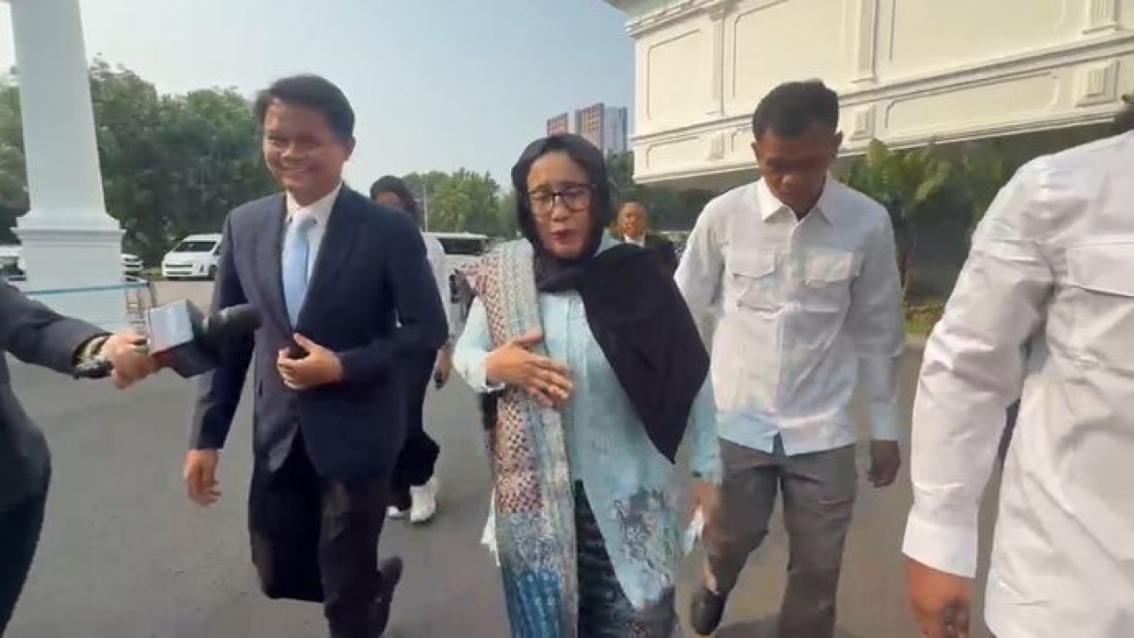 Kepala Badan Gizi Nasional (BGN) Nanik Sudaryati Deyang tiba di Istana Kepresidenan, Jakarta (NTVnews.id)
