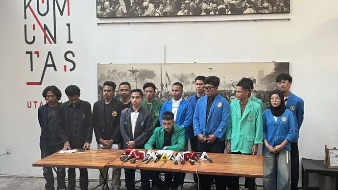 Konferensi pers pernyataan sikap BEM Bersatu di Jakarta, Selasa, 16 Juni 2026. (Antara)