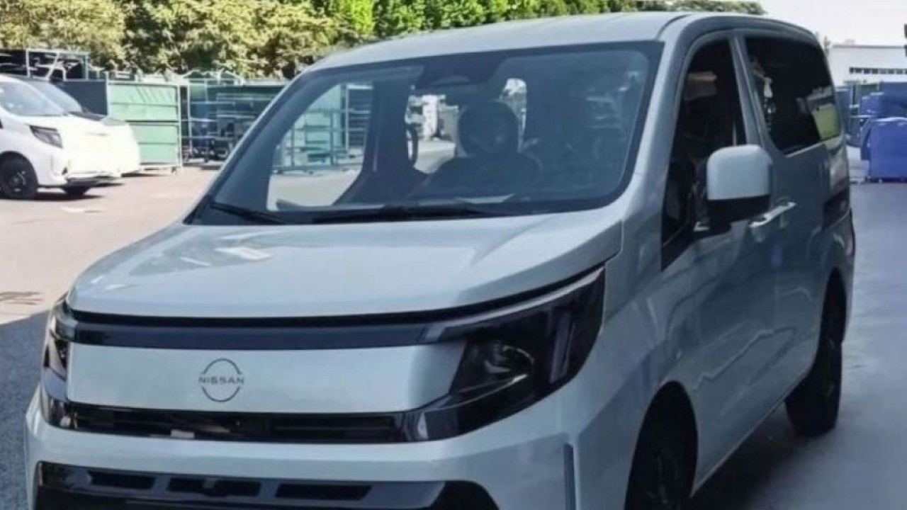 Tampilan depan Nissan NV200 terbaru. (Foto: Istimewa/CarNewsChina)