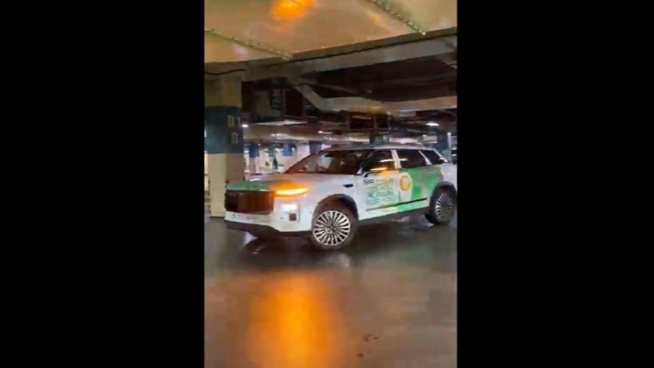 JAECOO menghadirkan Super Intelligent Valet Parking (SIVP) sebagai salah satu solusi intelligent driving yang dirancang untuk membantu pengemudi saat parkir. (Foto: Tangkapan layar)