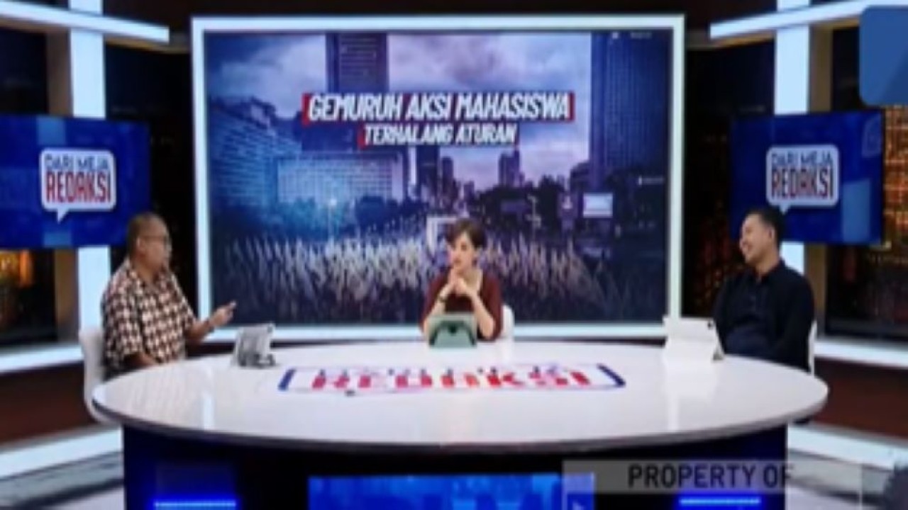 Producer Eksekutif NTV Syifa Hamdhani, Host Chakry Miller (tengah) dan Manager Digital Royandi Hutasoit (kanan) dalam program DARI MEJA REDAKSI Nusantara TV