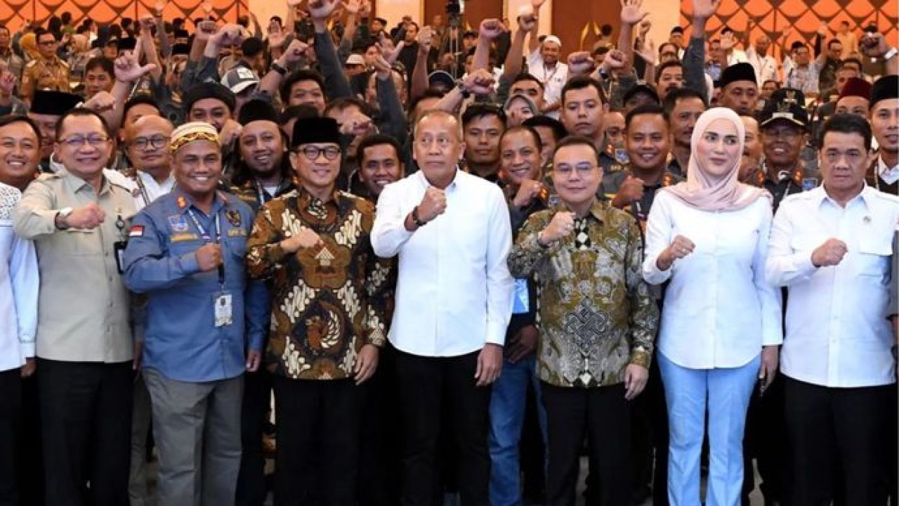 Menteri Desa dan Pembangunan Daerah Tertinggal (Mendes PDT) Yandri Susanto menghadiri Rapat Kerja Nasional (Rakernas) AKSI di Gedung Pustakaloka Nusantara IV, Kompleks Parlemen, Jakarta, Rabu (9/9/2026). (Antara)