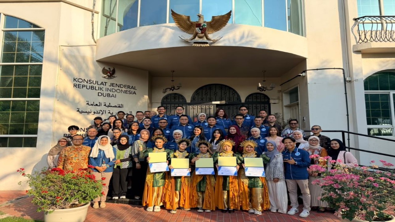 Gerakan Ekonomi Kreatif Nasional (GEKRAFS) resmi melantik kepengurusan Dewan Perwakilan Luar Negeri (DPLN) Uni Emirat Arab periode 2026–2029. (Istimewa)